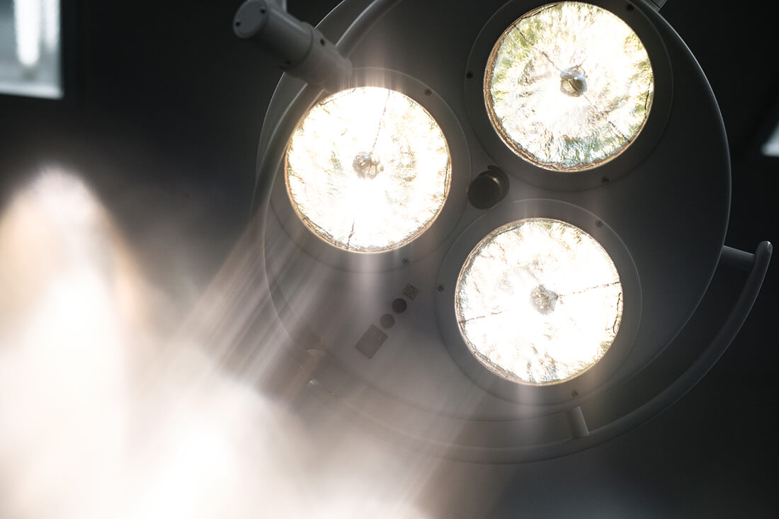 Mund-, Kiefer- und Gesichtschirurgie Hannover – Bothe – Lichtdetails in unserer Praxis Mund-, Kiefer- und Gesichtschirurgie Hannover - Bothe - Lichtdetails in unserer Praxis